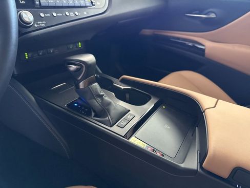 Certified 2025 Lexus ES 300h w/ Premium Package FWD image 21