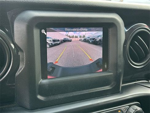 Used 2021 Jeep Gladiator Sport image 13