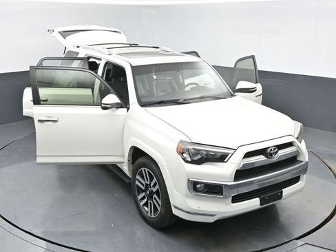 Used 2018 Toyota 4Runner Limited AWD/4WD image 35
