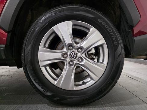 Used 2025 Toyota RAV4 XLE AWD/4WD image 23