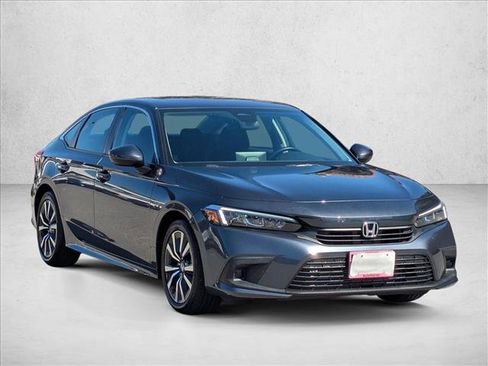 Used 2023 Honda Civic EX image 3