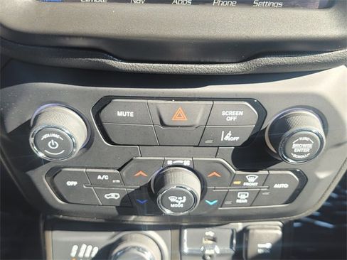 Certified 2023 Jeep Renegade Latitude image 23