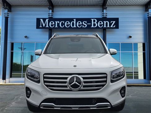 New 2025 Mercedes-Benz GLB 250 4MATIC image 2