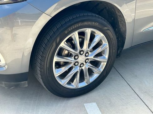 Used 2020 Buick Enclave Essence w/ Sound and Sites Package FWD image 9