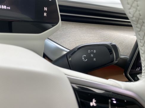 Used 2025 Volkswagen ID. Buzz 1st Edition image 15