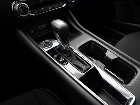 New 2025 Nissan Sentra SV w/ Trunk Package image 17