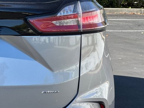 Used 2023 Ford Edge SEL image 33