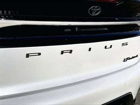 Used 2023 Toyota Prius Prime Premium FWD image 30