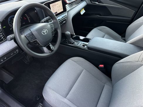 Used 2026 Toyota Camry LE FWD image 10