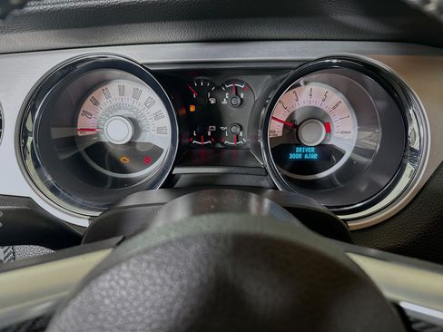 Used 2011 Ford Mustang GT Premium w/ Comfort Pkg RWD image 19