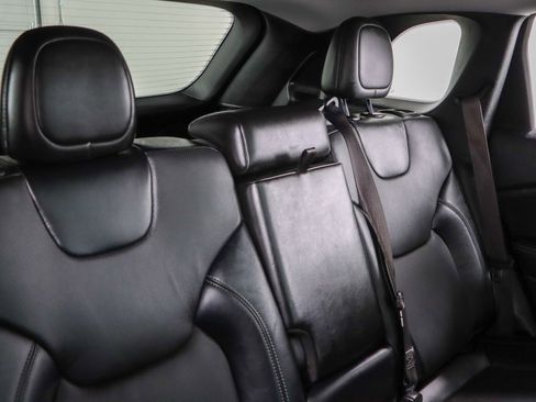 Used 2022 Jeep Cherokee Limited AWD/4WD image 28
