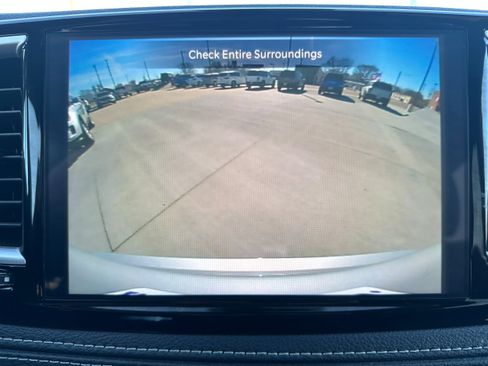 Used 2024 Chrysler Pacifica Touring-L w/ S Appearance Package image 16