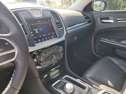 Used 2023 Chrysler 300 Touring L image 19