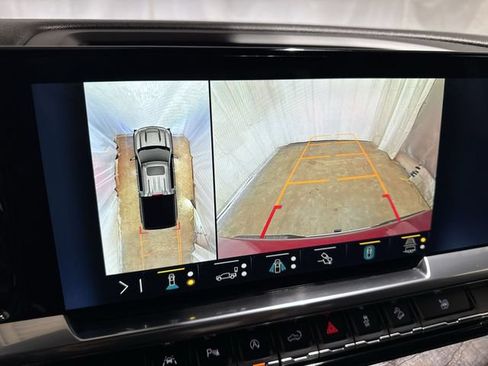 Certified 2023 Chevrolet Silverado 1500 LTZ AWD/4WD image 17