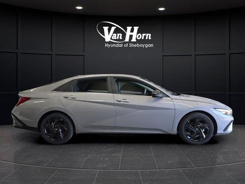 New 2026 Hyundai Elantra SEL Sport Premium FWD image 6