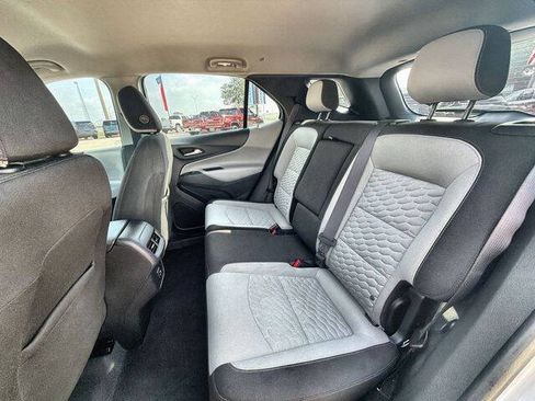 Used 2021 Chevrolet Equinox LS FWD image 24