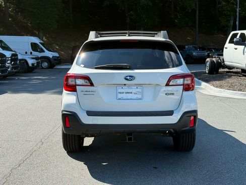 Used 2018 Subaru Outback 2.5i Premium AWD/4WD image 4