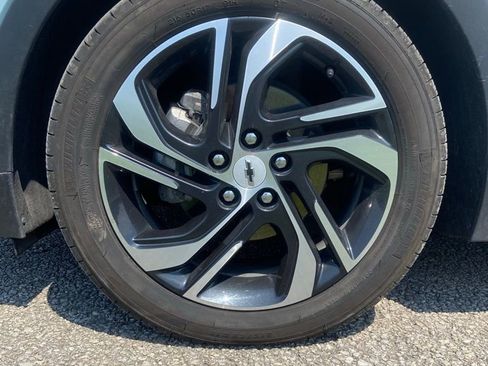 Used 2023 Chevrolet Bolt LT w/ Infotainment Package image 9