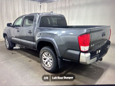 Used 2016 Toyota Tacoma SR5 w/ SR5 Appearance Package (SN) AWD/4WD image 2