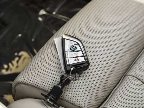 Used 2022 BMW X5 M50i w/ Executive Package image 68