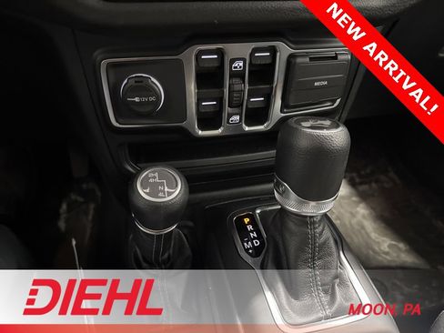 Used 2024 Jeep Wrangler Sport S image 31