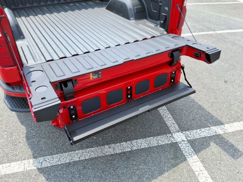 Certified 2025 Chevrolet Silverado 1500 Custom w/ Turbomax Blackout Package image 17