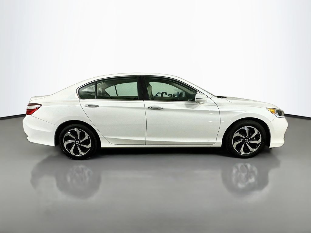 Used 2016 Honda Accord EX image 9