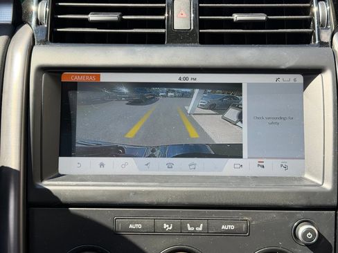 Used 2020 Land Rover Discovery Landmark AWD/4WD image 8