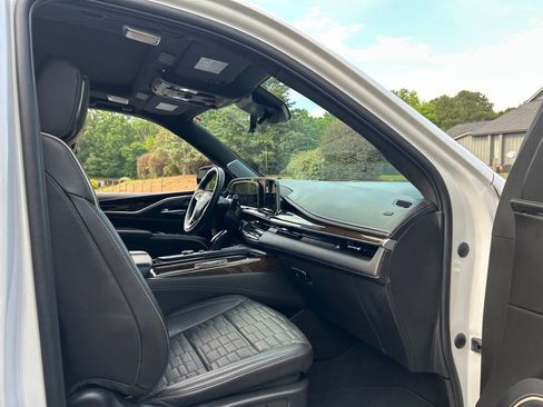 Used 2023 Cadillac Escalade Sport Platinum w/ Heavy-Duty Trailer Package AWD/4WD image 41
