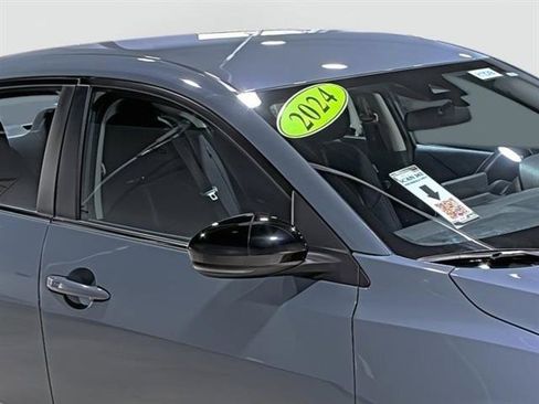 Used 2024 Nissan Sentra SR FWD image 15