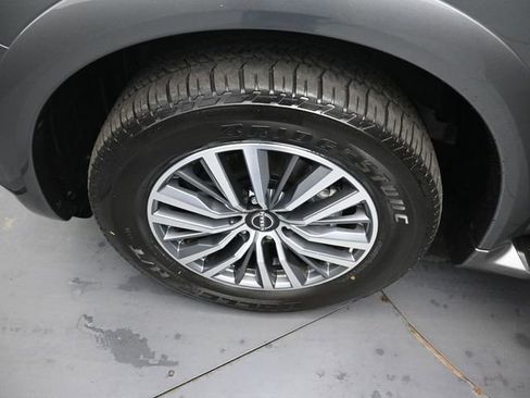 Used 2024 Nissan Armada SL w/ Captain's Chairs Package image 41