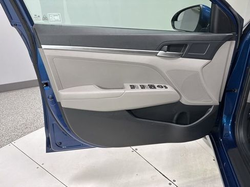 Used 2020 Hyundai Elantra SE FWD image 8