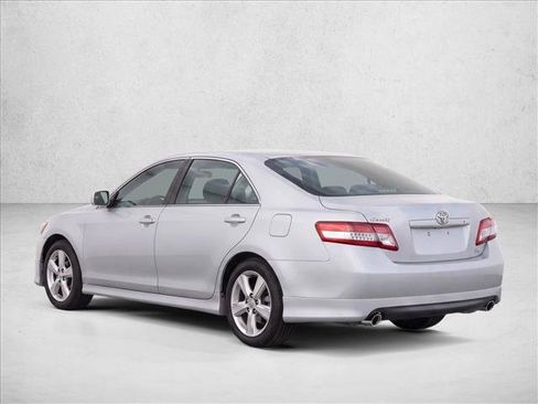 Used 2010 Toyota Camry SE w/ Sport Convenience Pkg FWD image 5
