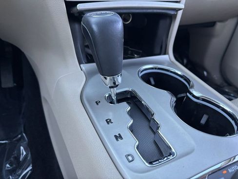 Used 2013 Jeep Grand Cherokee Limited w/ Luxury Group II image 29