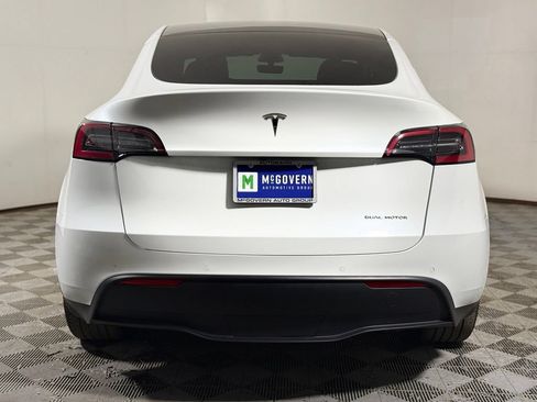 Used 2022 Tesla Model Y Long Range AWD/4WD image 5
