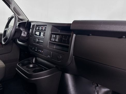 Used 2021 Chevrolet Express 2500 RWD image 20
