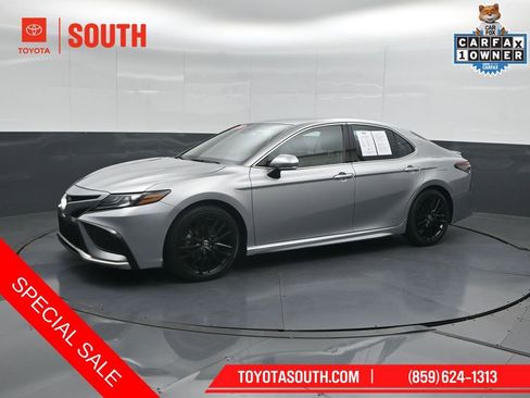 Used 2024 Toyota Camry XSE FWD image 7