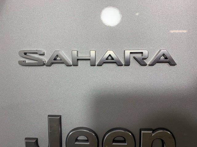 Used 2024 Jeep Wrangler Unlimited Sahara w/ Safety Group AWD/4WD image 38