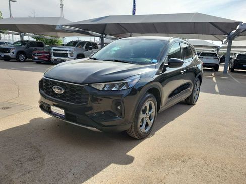 Used 2025 Ford Escape ST-Line Select AWD/4WD image 4