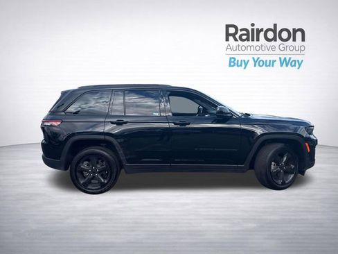 Used 2023 Jeep Grand Cherokee Altitude image 43