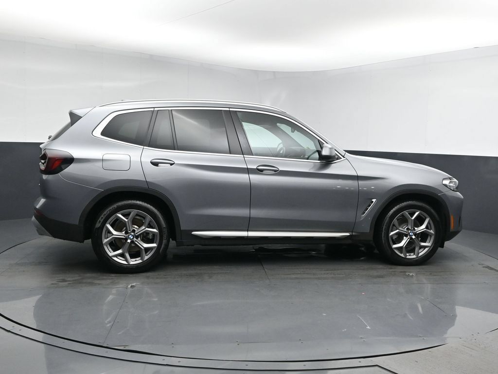 Used 2024 BMW X3 xDrive30i w/ Premium Package AWD/4WD image 3