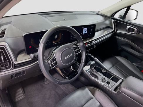 Used 2024 Kia Sorento S image 9