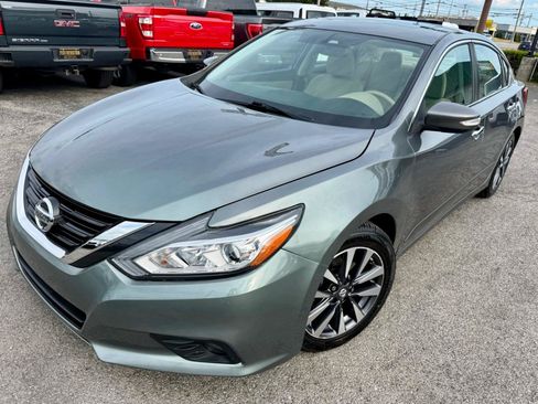 Used 2016 Nissan Altima 2.5 SV w/ Convenience Package FWD image 3