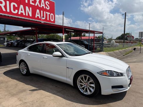 Used 2015 Jaguar XF Premium RWD image 9