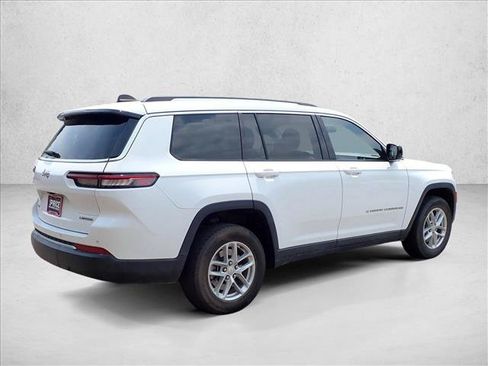 Used 2023 Jeep Grand Cherokee L Laredo AWD/4WD image 3