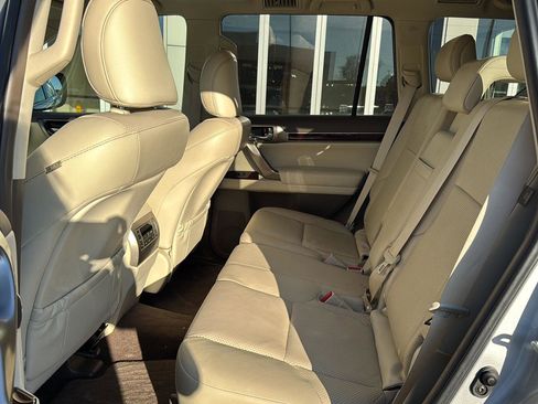 Used 2018 Lexus GX 460 Luxury image 9