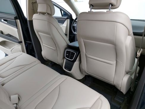 Used 2017 Lincoln MKX Select w/ Select Plus Package image 13