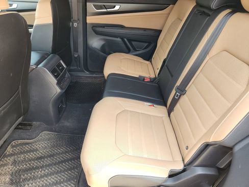 Used 2025 Volkswagen Atlas Cross Sport SEL R-Line AWD/4WD image 33