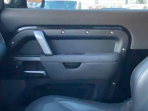 Used 2021 Land Rover Defender 90 X-Dynamic S image 15