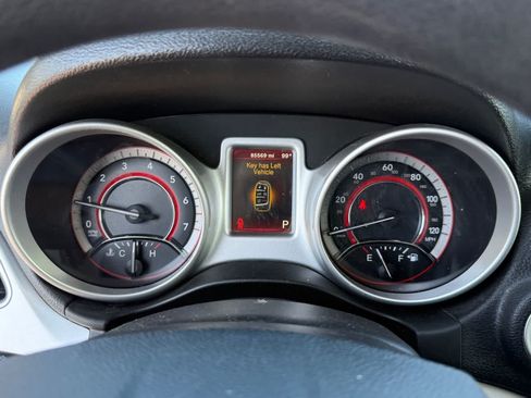 Used 2019 Dodge Journey SE FWD image 14